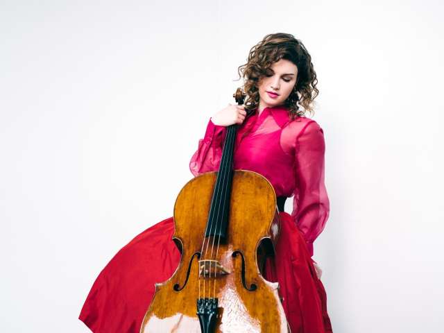 Julia Hagen Performs Britten