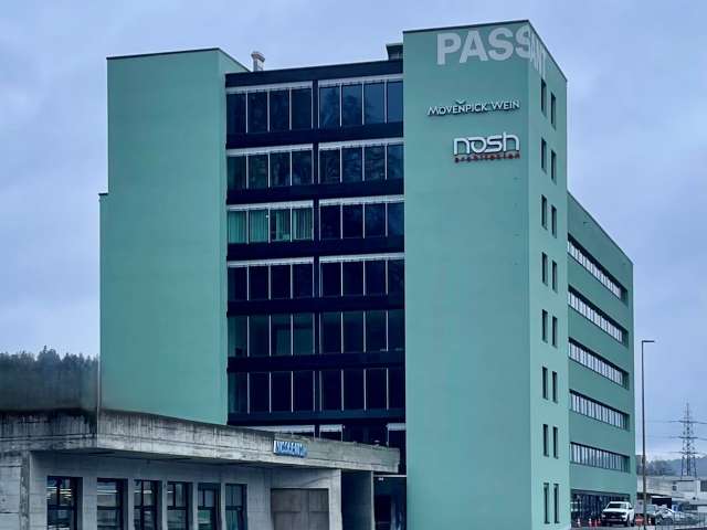 Passant Commercial Building