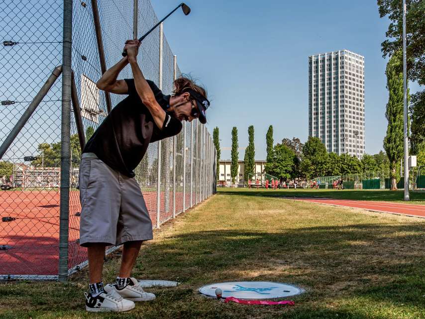 From 9 to 18 holes: second urban golf course opens in Winterthur