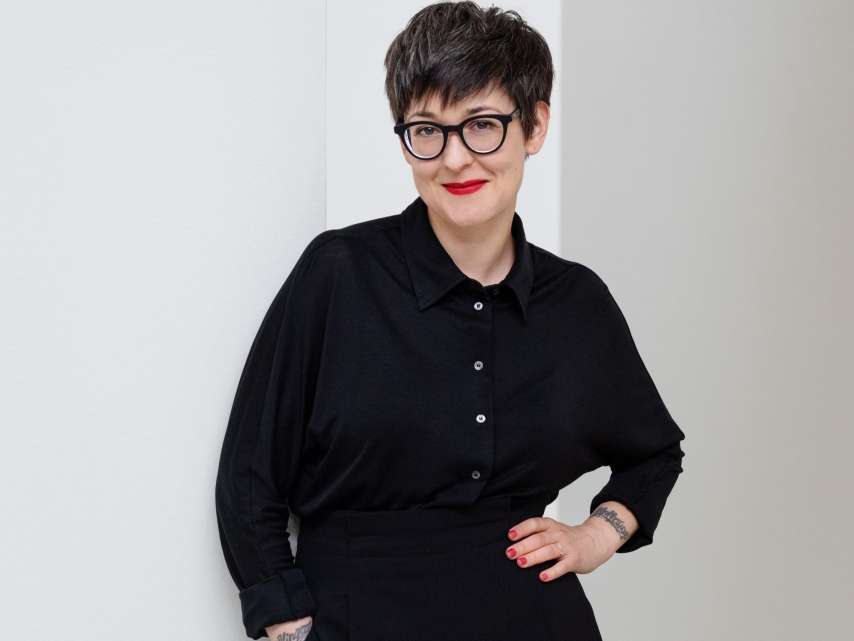 Nadine Wietliesbach, Director of the Fotomuseum Winterthur, takes you on a tour of the "Wahlfamilie" exhibition Nadine Wietliesbach, Director of the Fotomuseum Winterthur, takes you on a tour of the "Wahlfamilie" exhibition