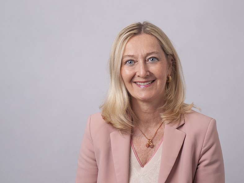 Silke Schmitt Oggier, Medical Director at santé24, explains why telemedicine relieves the burden on GPs, but does not replace them Silke Schmitt Oggier, Medical Director at santé24, explains why telemedicine relieves the burden on GPs, but does not replace them